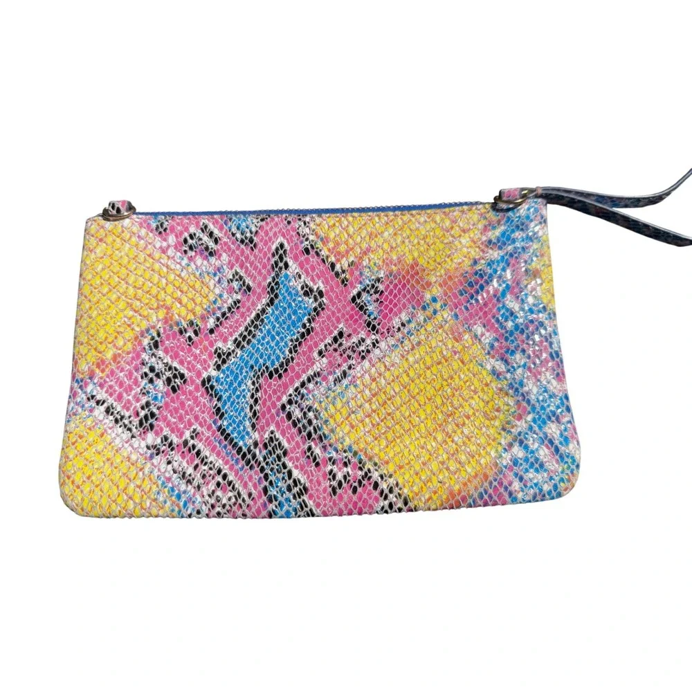 Anthropologie clutch features